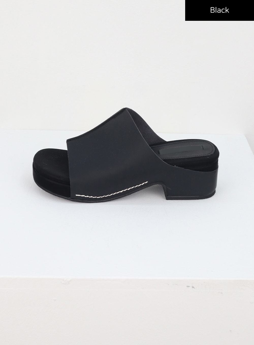 Low Heeled Slip-ons CU309
