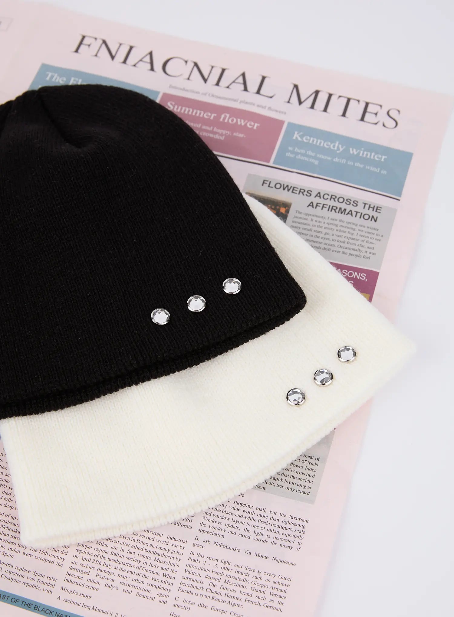 Men's Knitted Beanie with Studs IL515