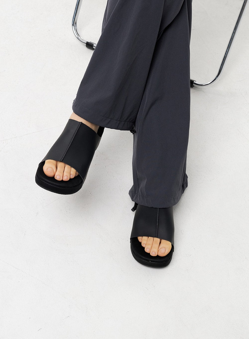 Low Heeled Slip-ons CU309