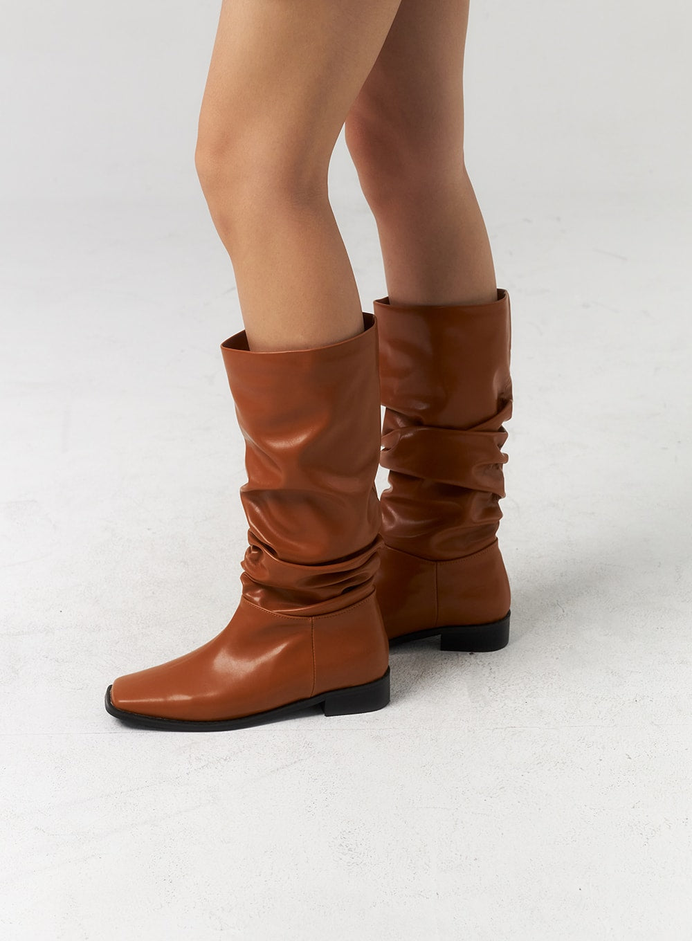 Quadratic Toe Knee-High Boots CU329