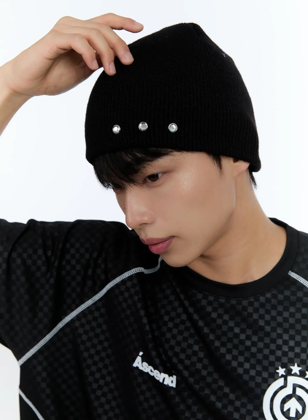 Men's Knitted Beanie with Studs IL515