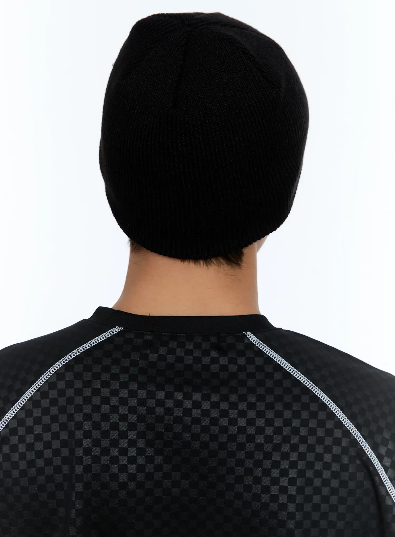 Men's Knitted Beanie with Studs IL515