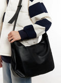 Chic Shoulder Bag Made of Faux Leather IO523