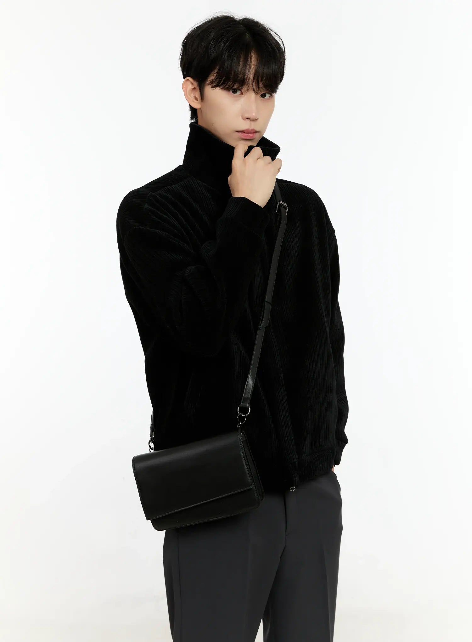 Minimalist Medium Crossbody Bag IO531