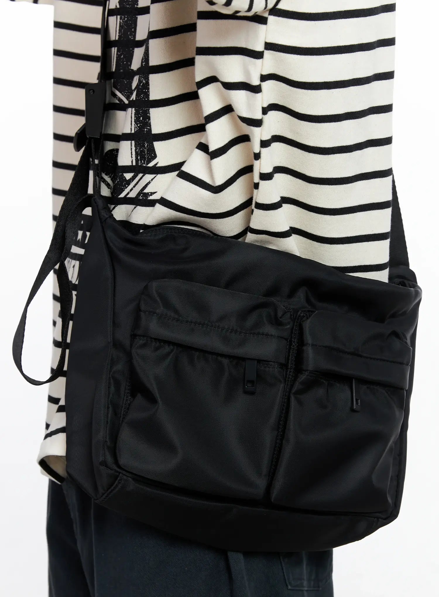 Taschen Crossbody Bag IS519