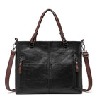 Leather Shoulder Bag Britney – Elegant and Timeless