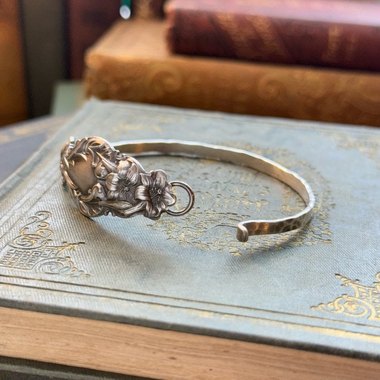 PetalCharm | Vintage Silver Bracelet