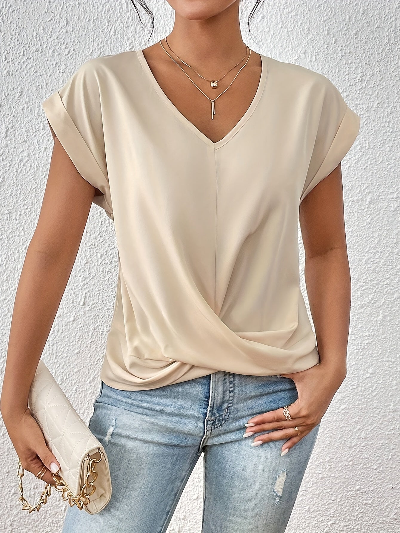 Eloise | Women's T-Shirt with Heart Neckline