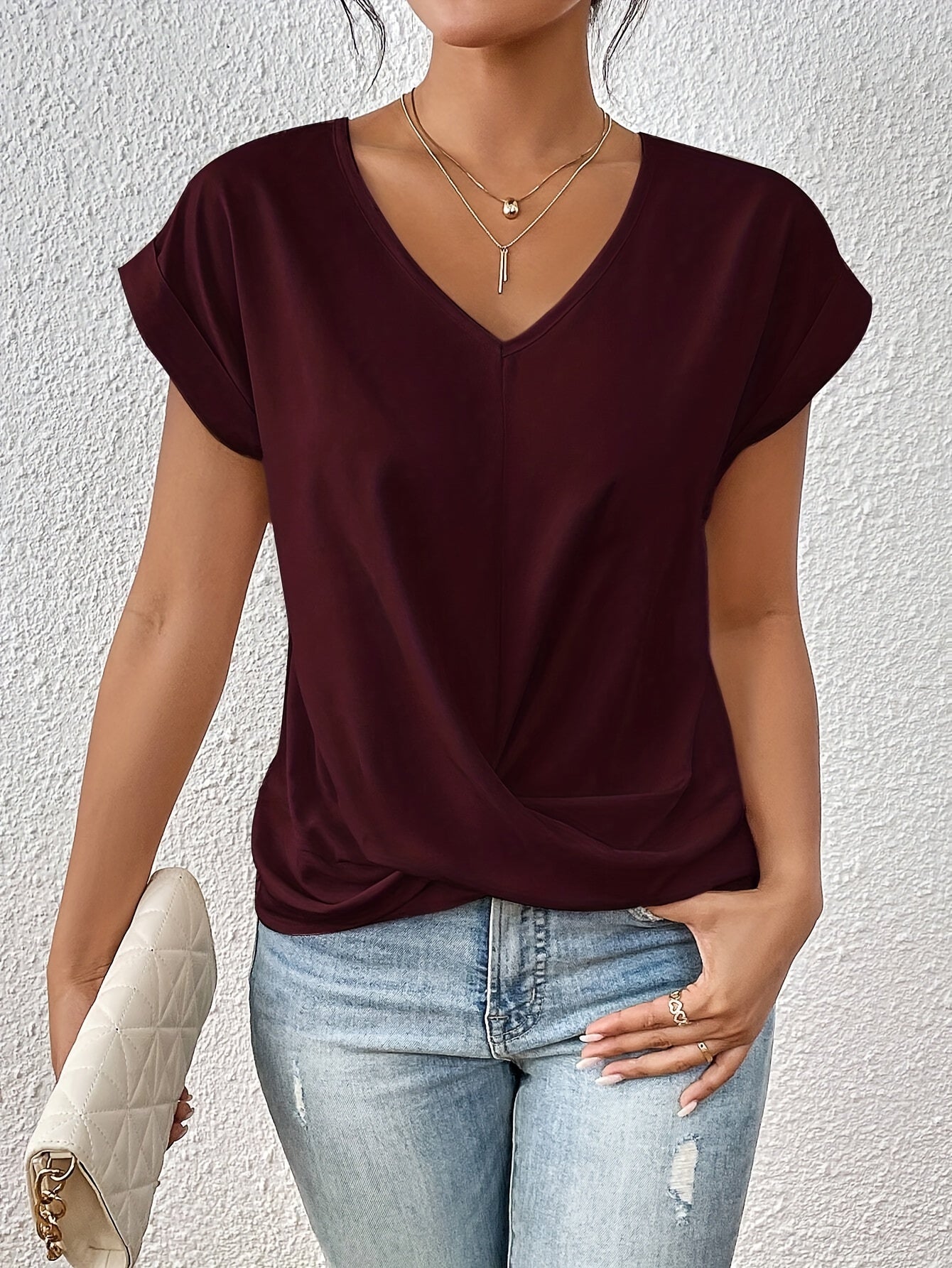 Eloise | Women's T-Shirt with Heart Neckline