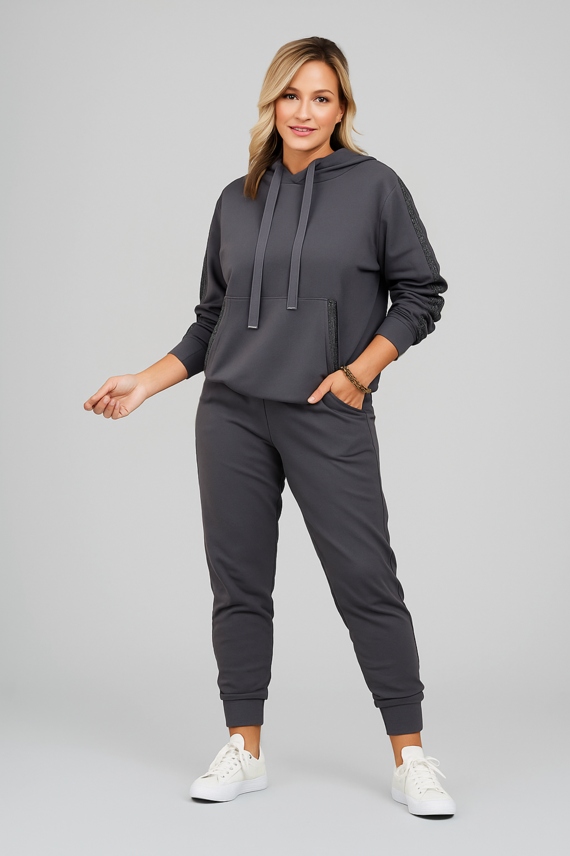 Haydi | Hoodie with Drawstring & Trousers