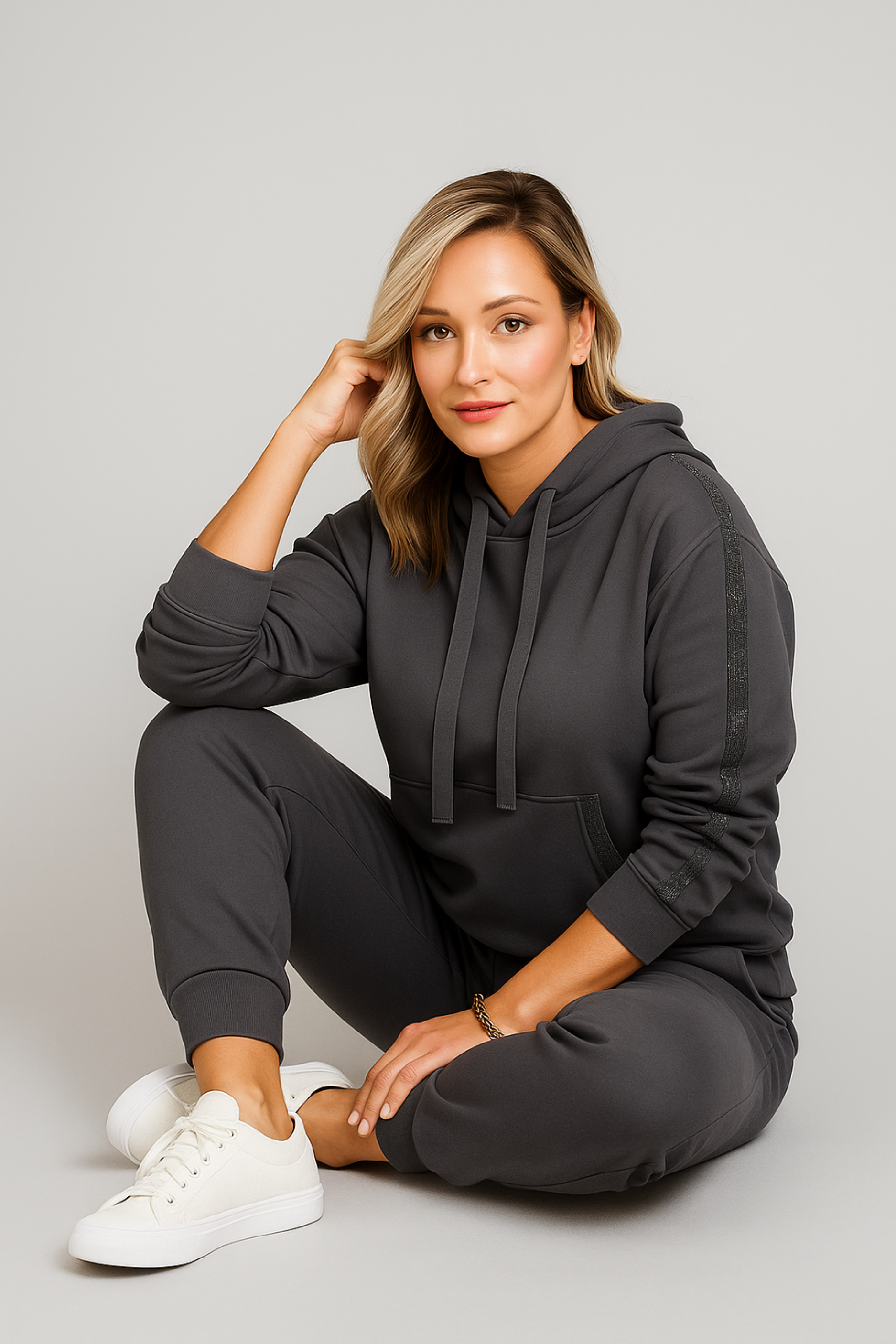 Haydi | Hoodie with Drawstring & Trousers