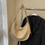 Len | Croissant Shoulder Bag