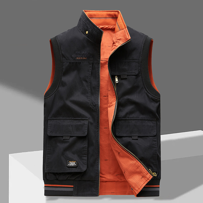 Crispin – Sleeveless Gilet with Multiple Pockets