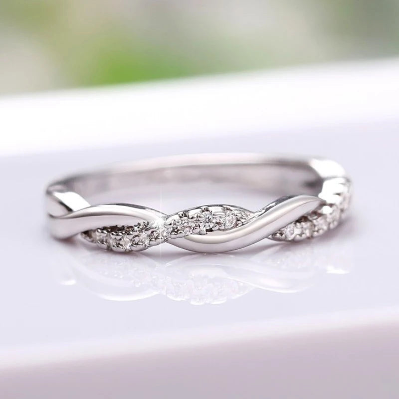 Wilg | Vinger Ring Twist Band met Sprankelende Cubic Zirconia