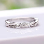 Wilg | Vinger Ring Twist Band met Sprankelende Cubic Zirconia