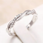 Wilg | Vinger Ring Twist Band met Sprankelende Cubic Zirconia