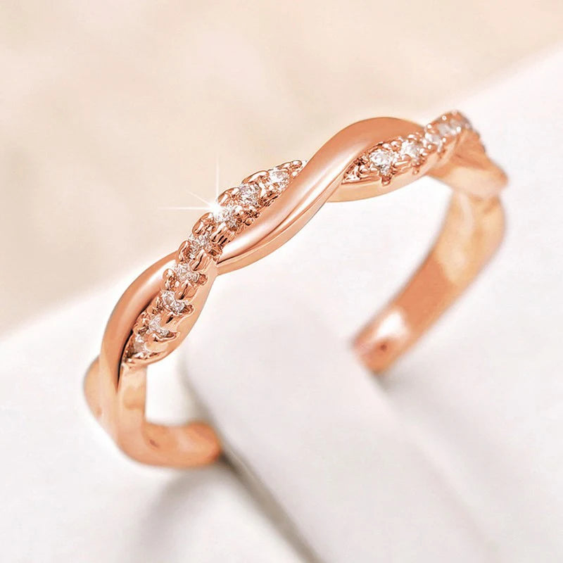 Wilg | Vinger Ring Twist Band met Sprankelende Cubic Zirconia