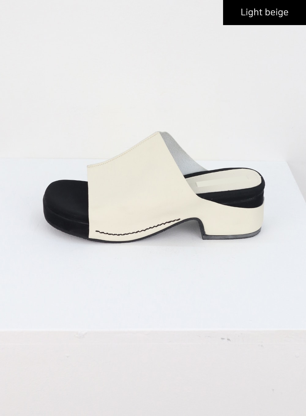 Low Heeled Slip-ons CU309