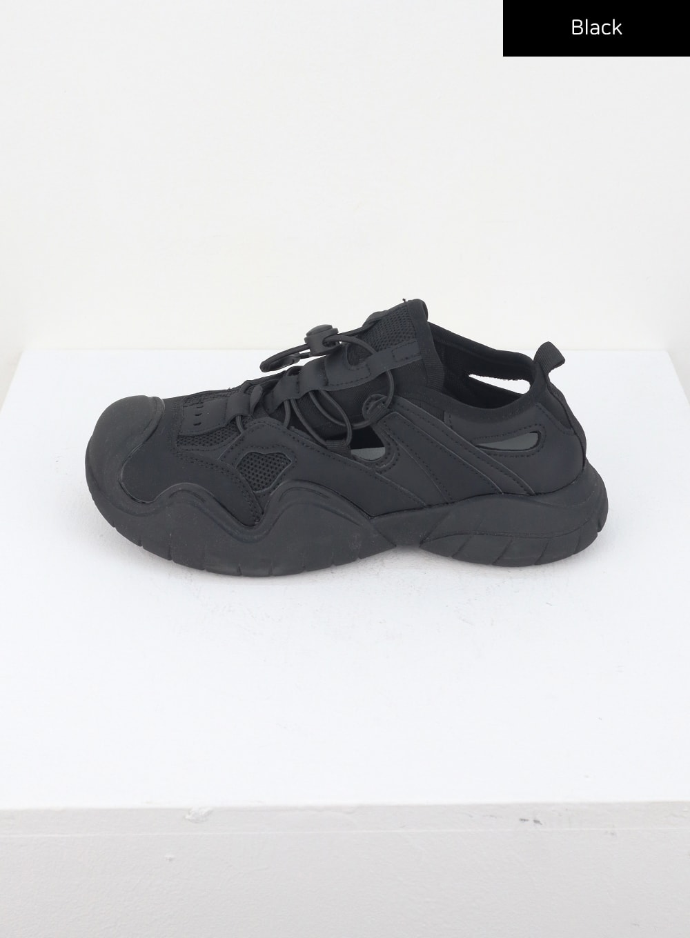 Lace-Up Sneakers CU322