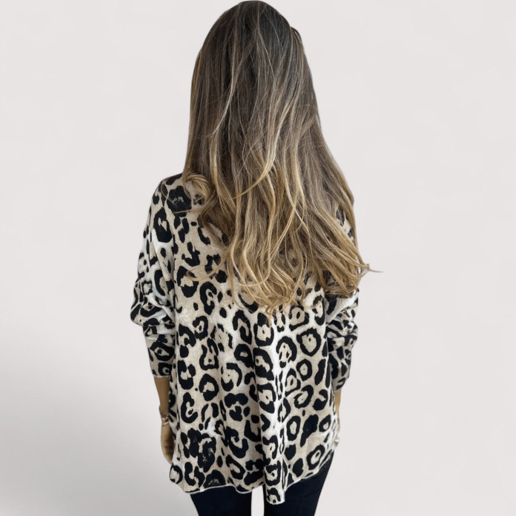 Zlata™ | Lightweight Women's Top with Leopard Print