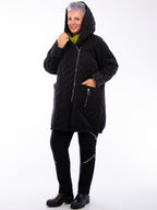 Isolde | Lightweight, quilted coat with a glossy surface
