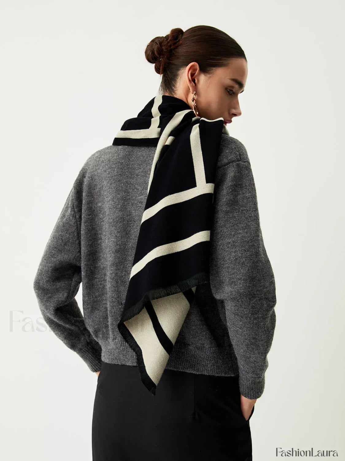 Geo | Scarf in Geometric Pattern